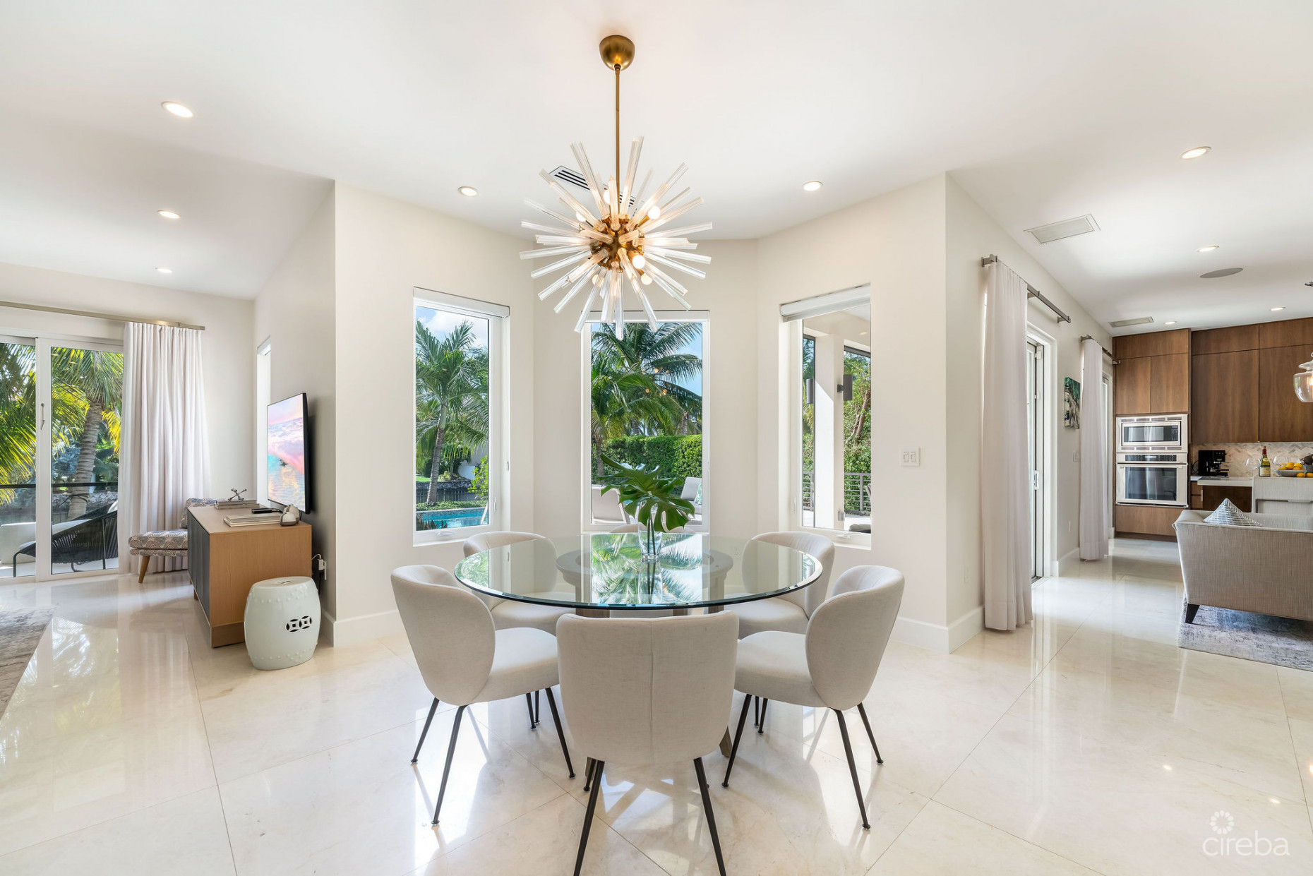 CYPRESS POINTE NORTH STAND ALONE EXECUTIVE RESIDENCE