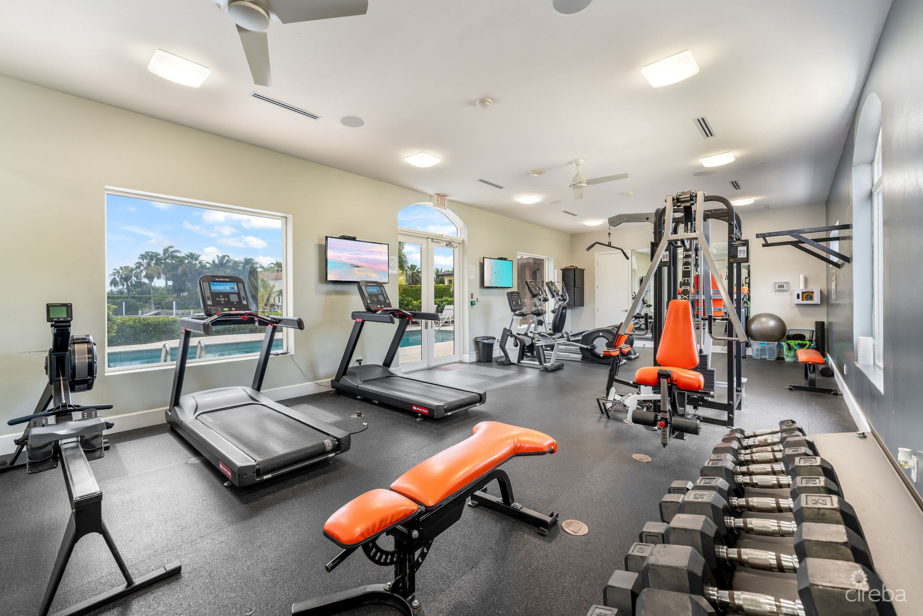 CYPRESS POINTE NORTH STAND ALONE EXECUTIVE RESIDENCE