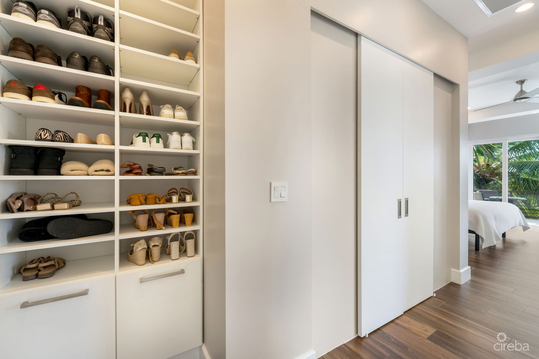 CYPRESS POINTE NORTH STAND ALONE EXECUTIVE RESIDENCE