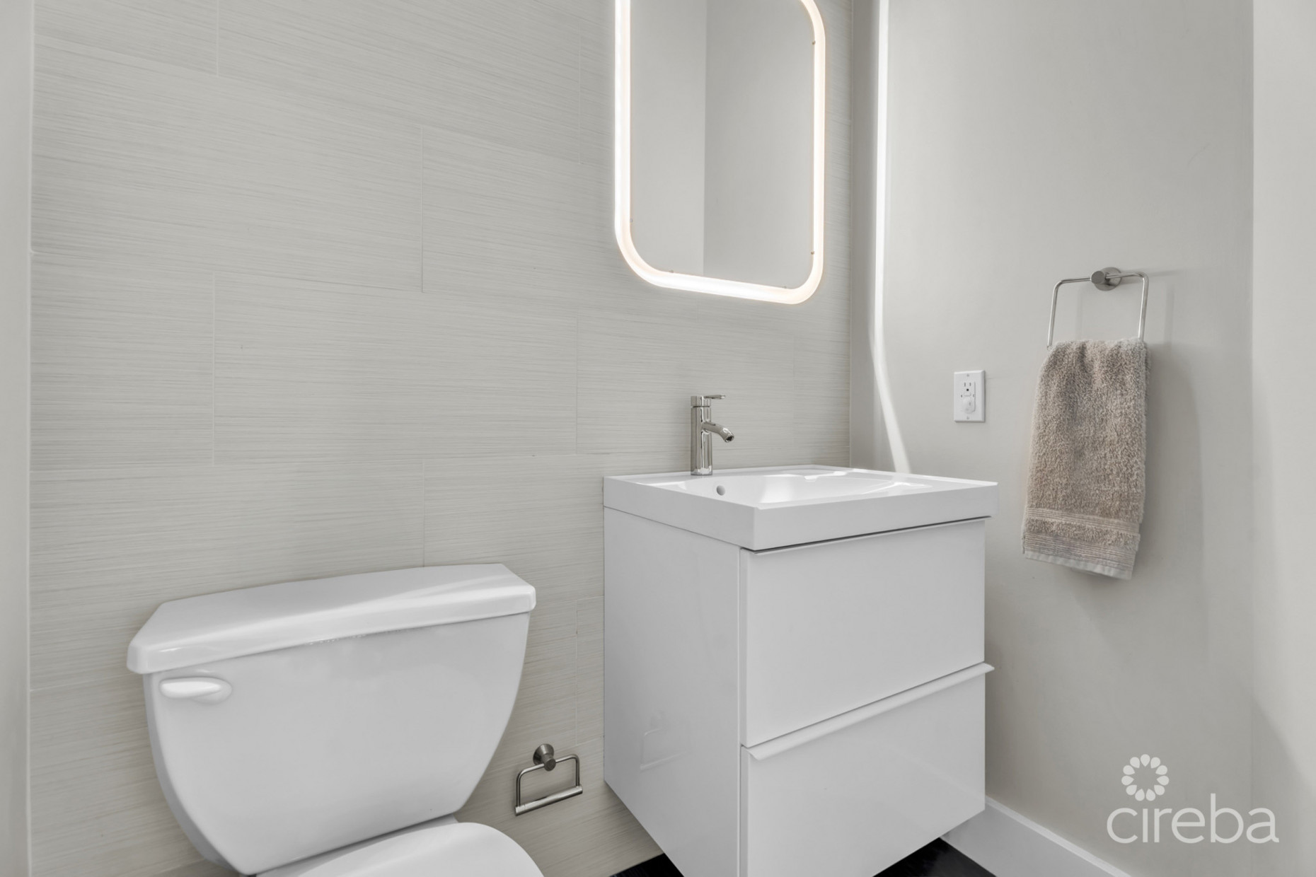 OLD PROSPECT GROVES - OCEANFRONT RESIDENCE #11