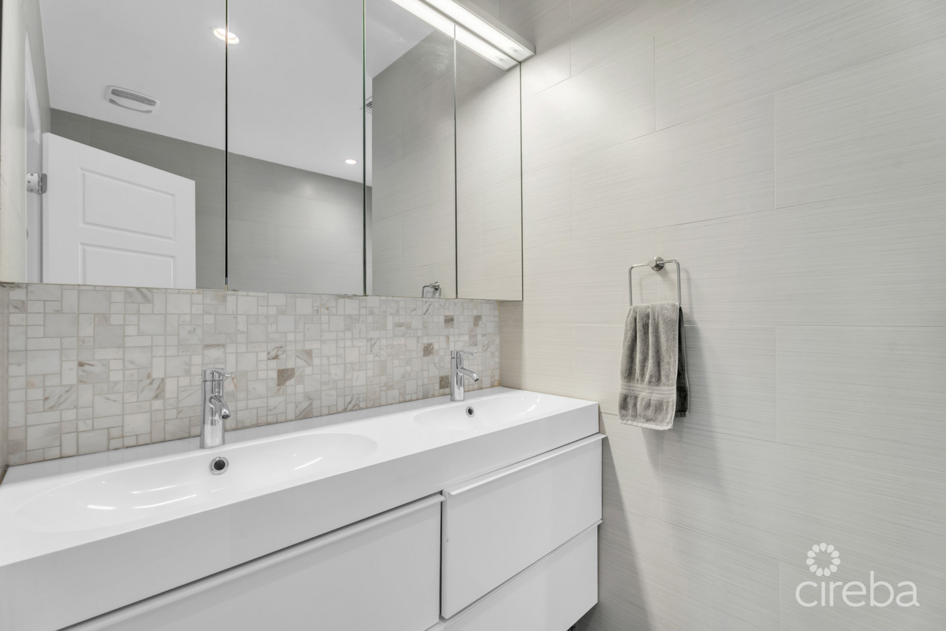 OLD PROSPECT GROVES - OCEANFRONT RESIDENCE #11