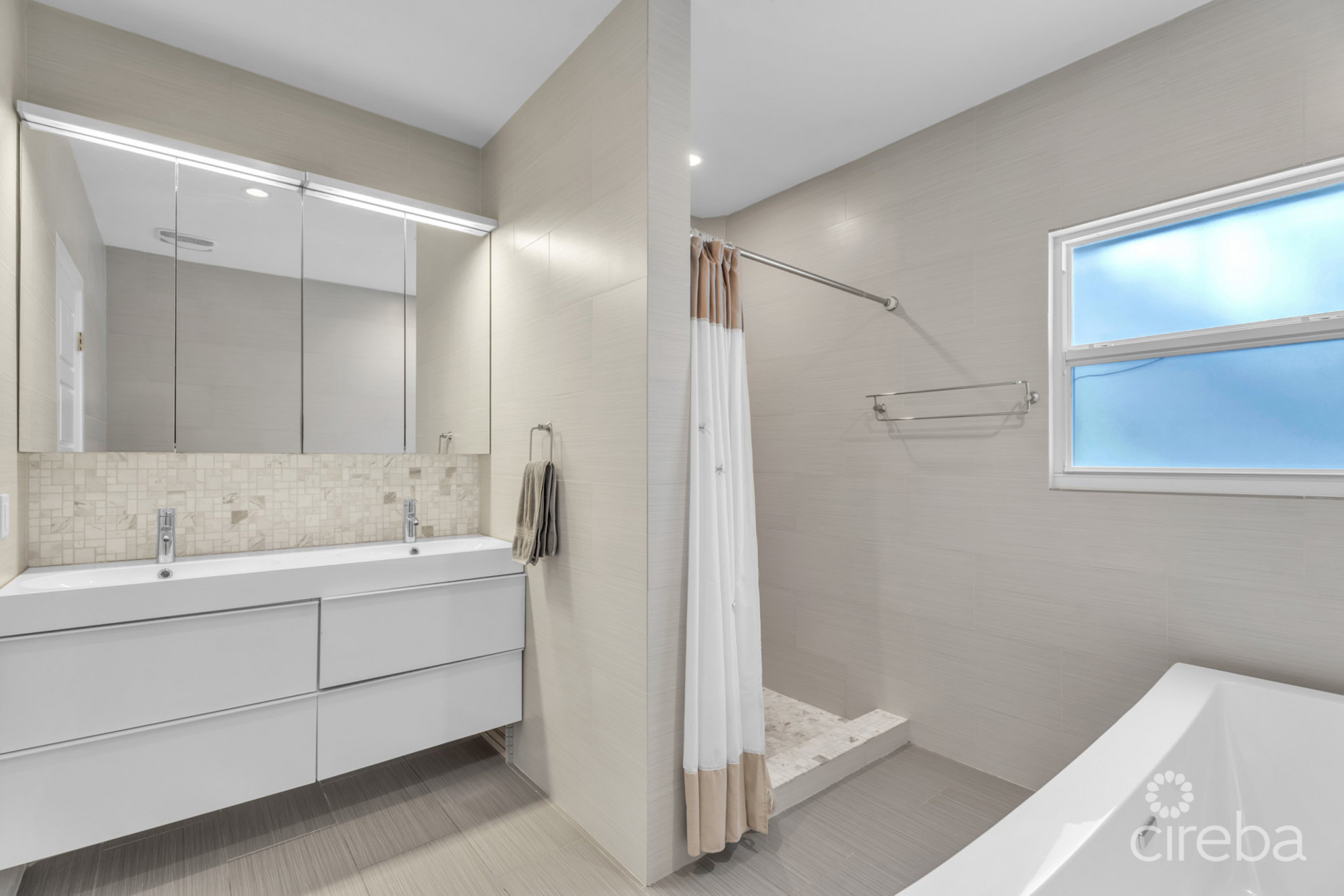 OLD PROSPECT GROVES - OCEANFRONT RESIDENCE #11