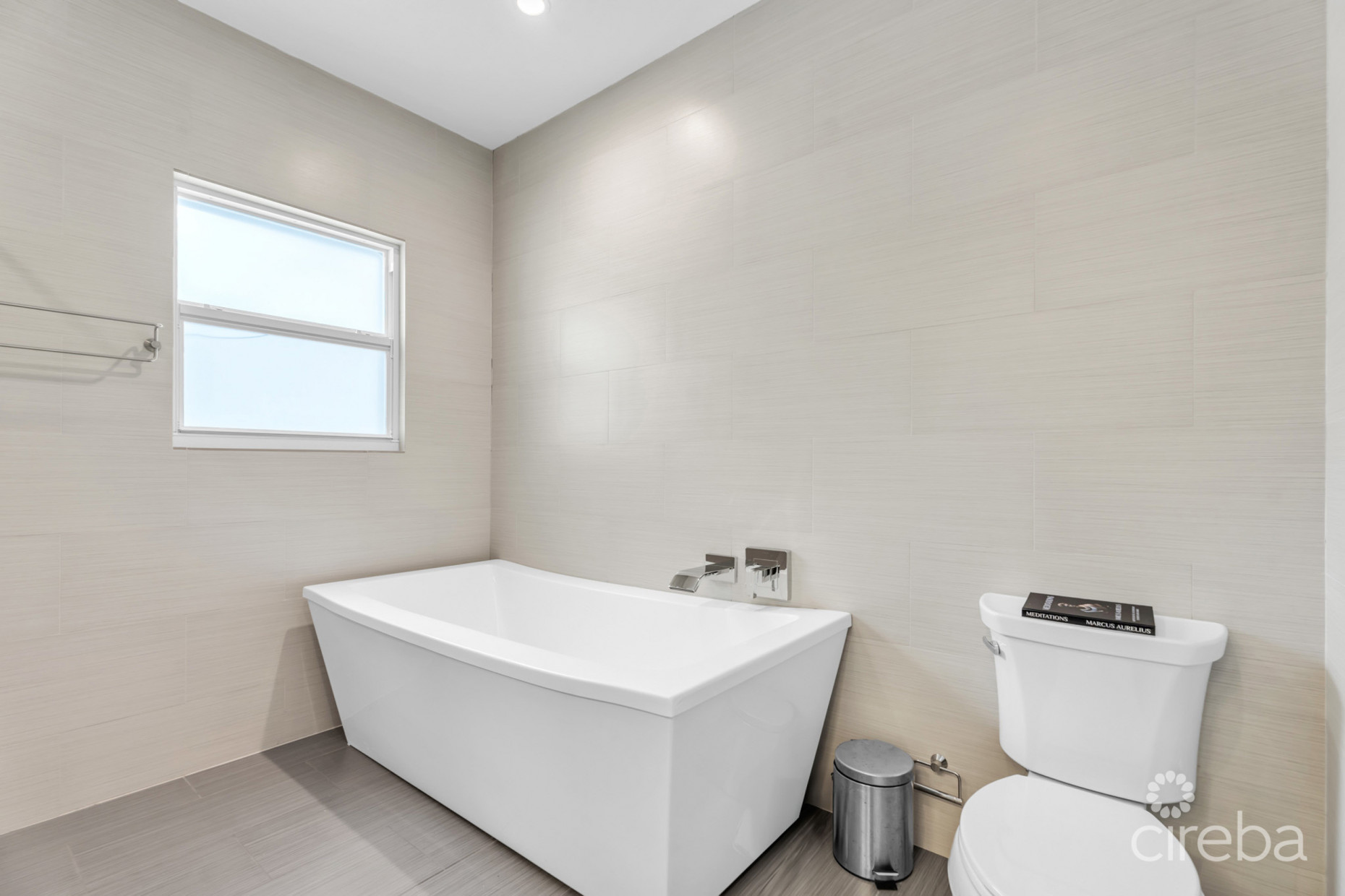 OLD PROSPECT GROVES - OCEANFRONT RESIDENCE #11