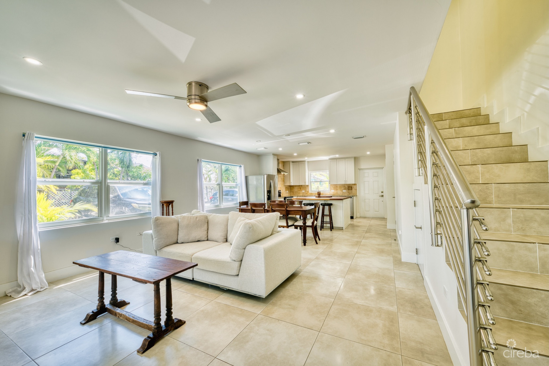 GLEN EDEN RENOVATED 2 BED END UNIT WITH ENCLOSED YARD