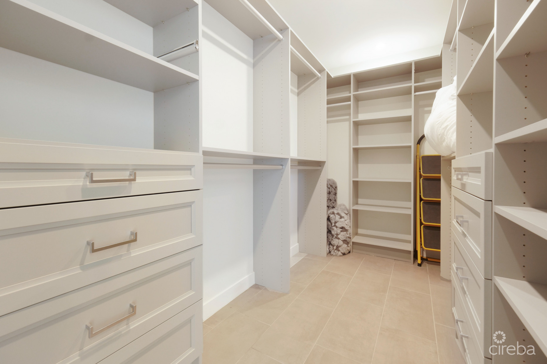 VELA 164 - 3 BEDROOM TOWNHOME