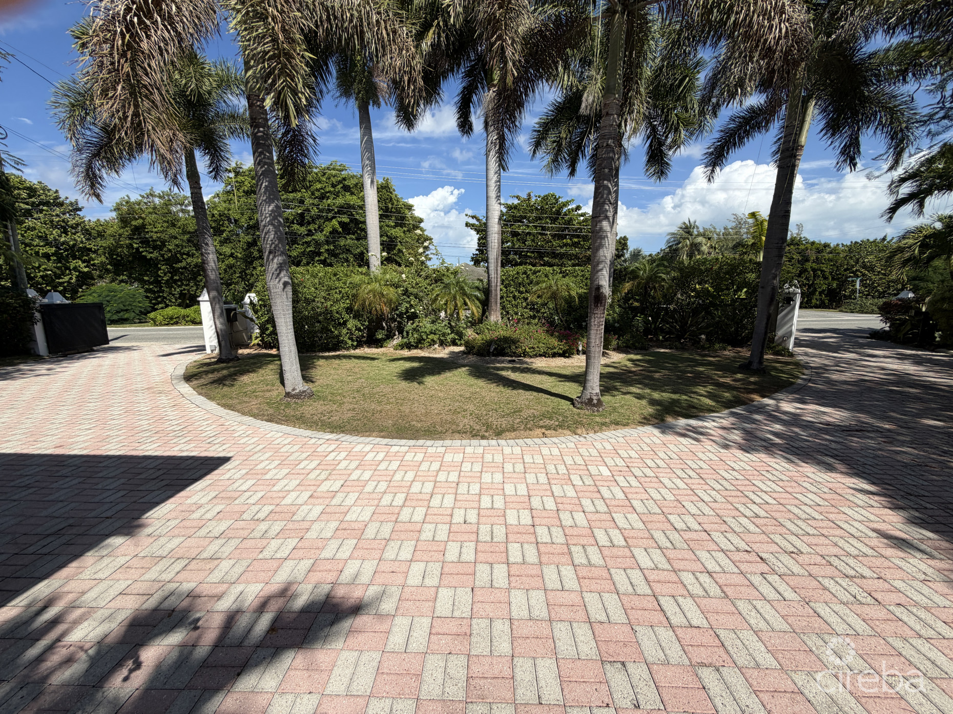 SOUTH SOUND OCEANFRONT HOME