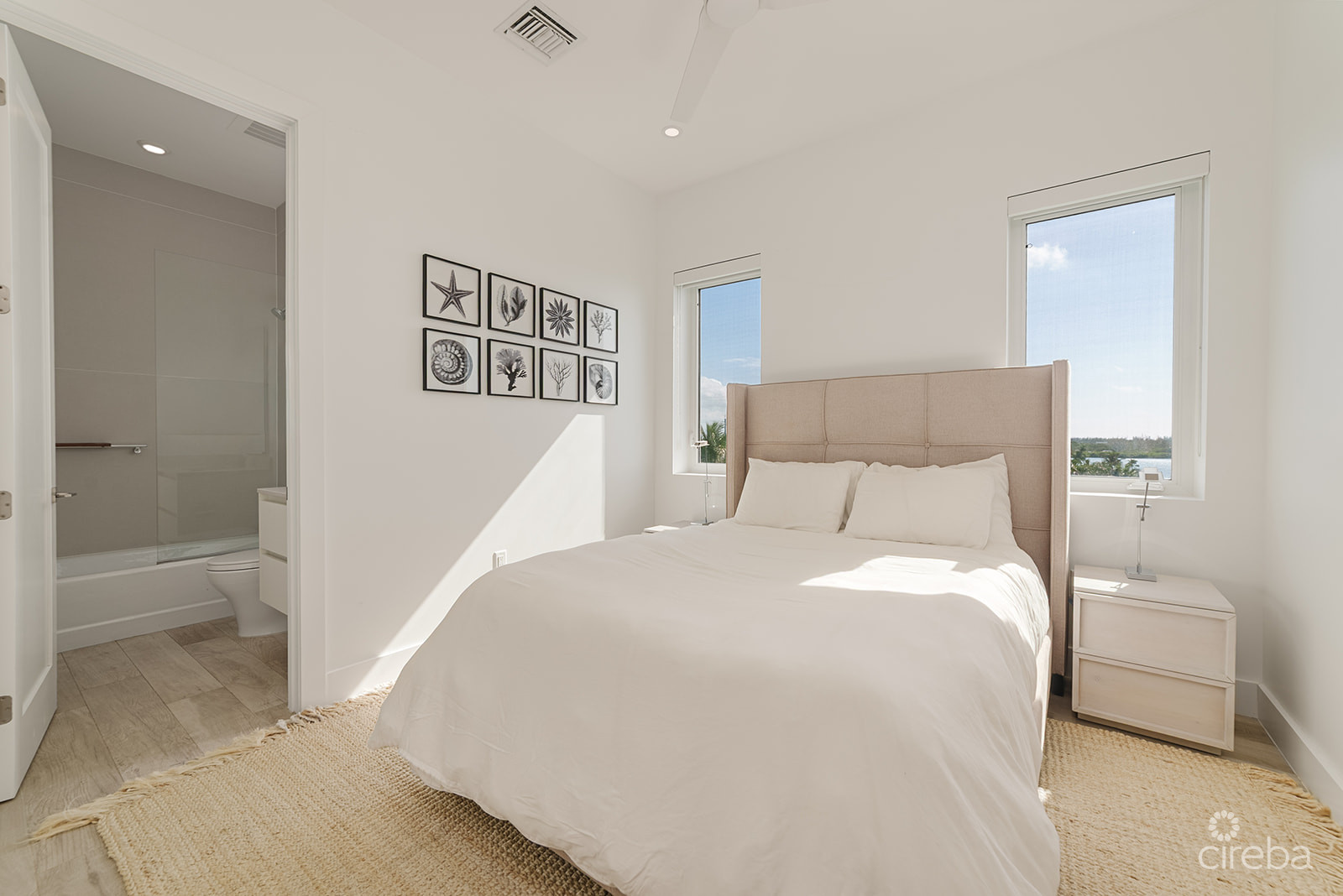 AURA PENTHOUSE - SOUTH SOUND