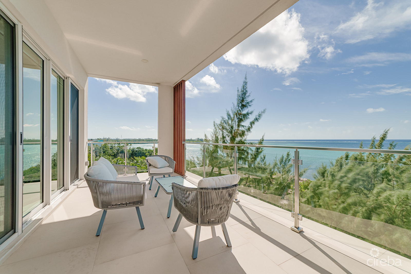 AURA PENTHOUSE - SOUTH SOUND