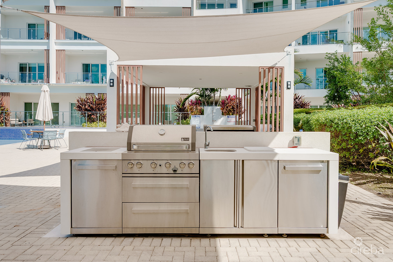 AURA PENTHOUSE - SOUTH SOUND