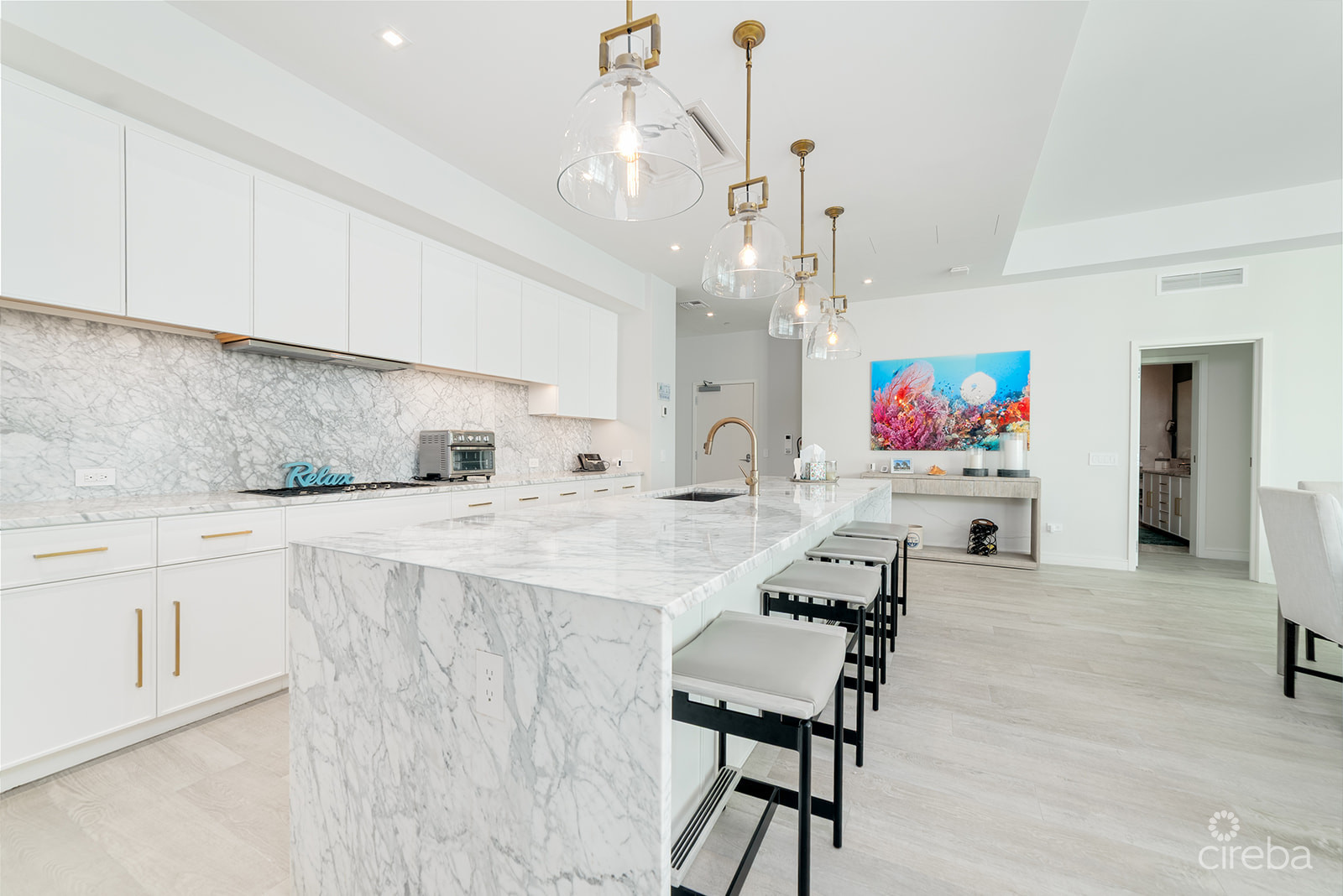 SEAFIRE N802 - SHARED OWNERSHIP OPPORTUNITY ON SEVEN MILE BEACH