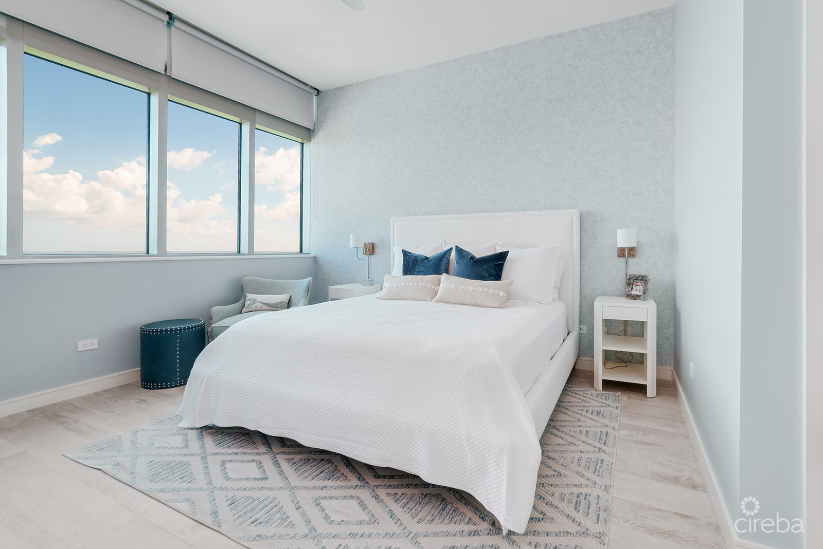 SEAFIRE N802 - SHARED OWNERSHIP OPPORTUNITY ON SEVEN MILE BEACH