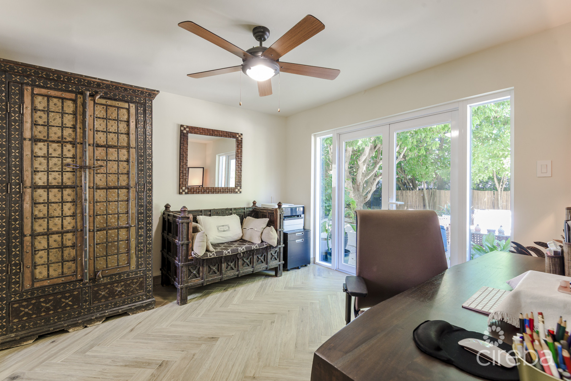 REMASTERED MID-CENTURY MODERN HOME