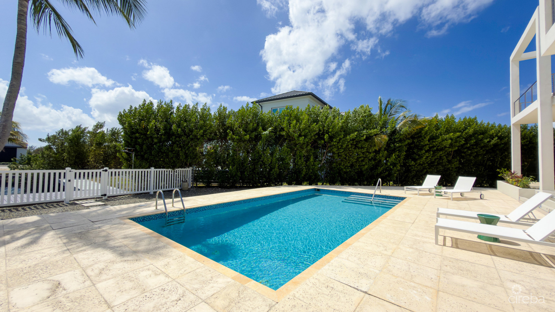 CRYSTAL HARBOUR CANAL FRONT HOME