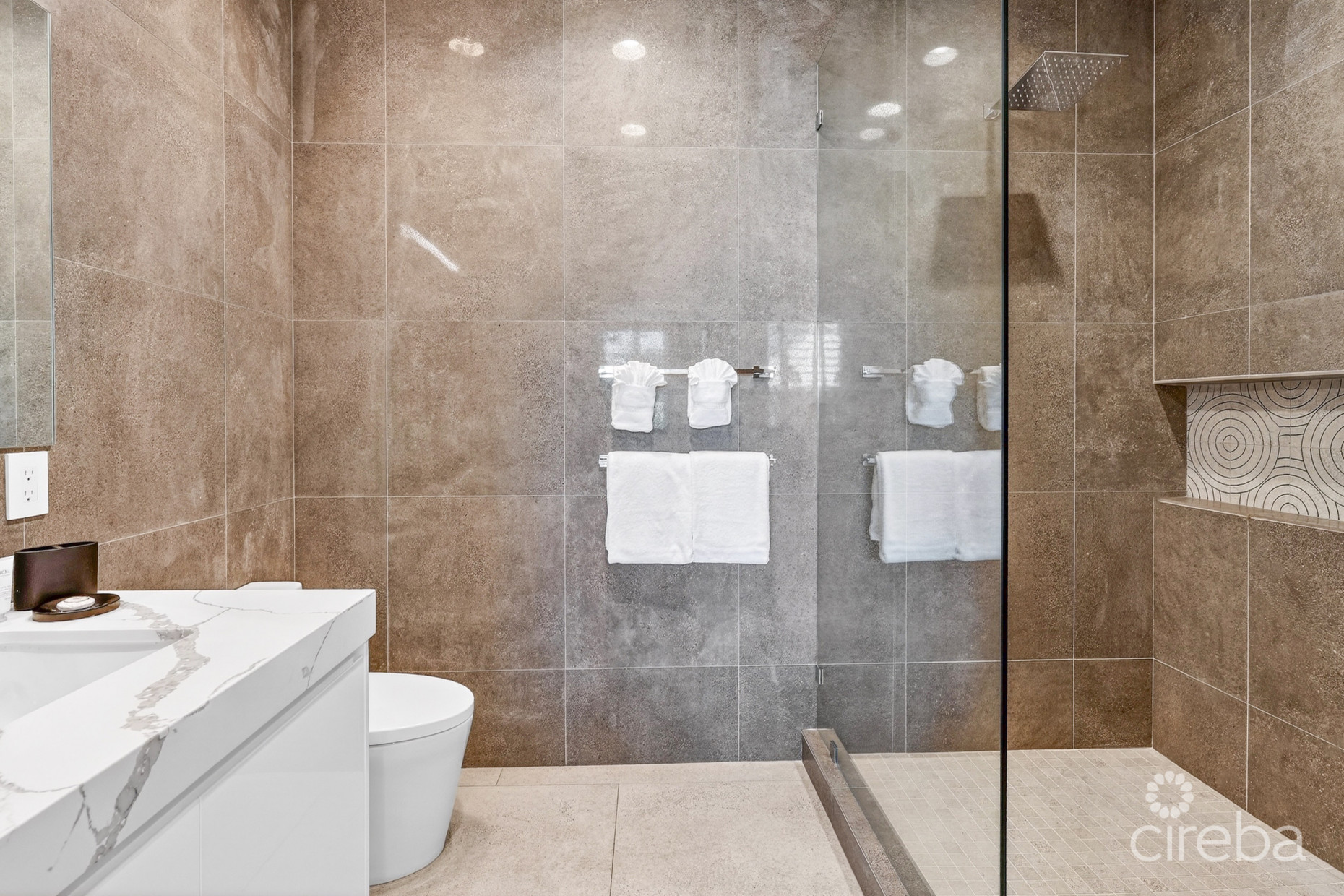 RUM POINT RESORT | RESIDENCE 203 BEACHFRONT CONDO