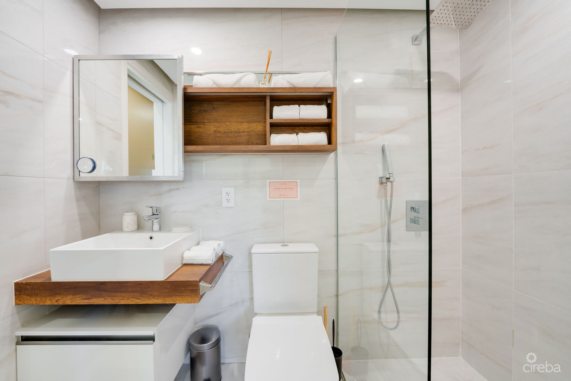 PRIME 1-BED CONDO AT THE GROVE | STEPS TO SMB & RESORT-STYLE LIVING