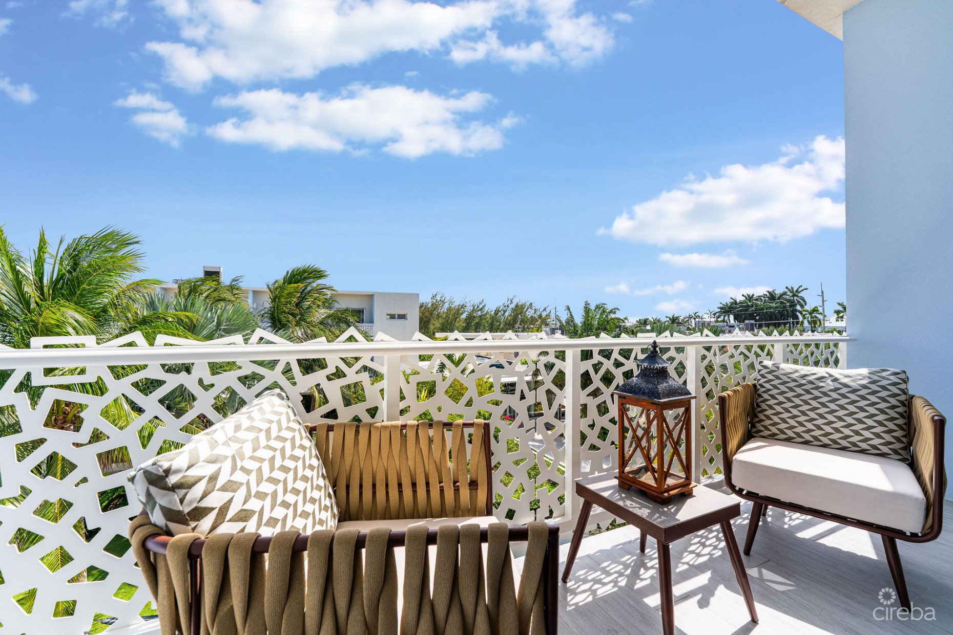 PRIME 1-BED CONDO AT THE GROVE | STEPS TO SMB & RESORT-STYLE LIVING