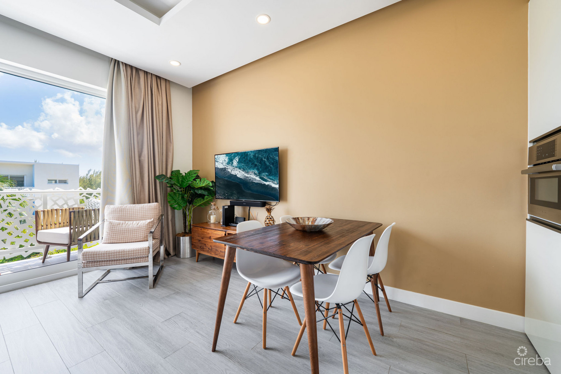 PRIME 1-BED CONDO AT THE GROVE | STEPS TO SMB & RESORT-STYLE LIVING