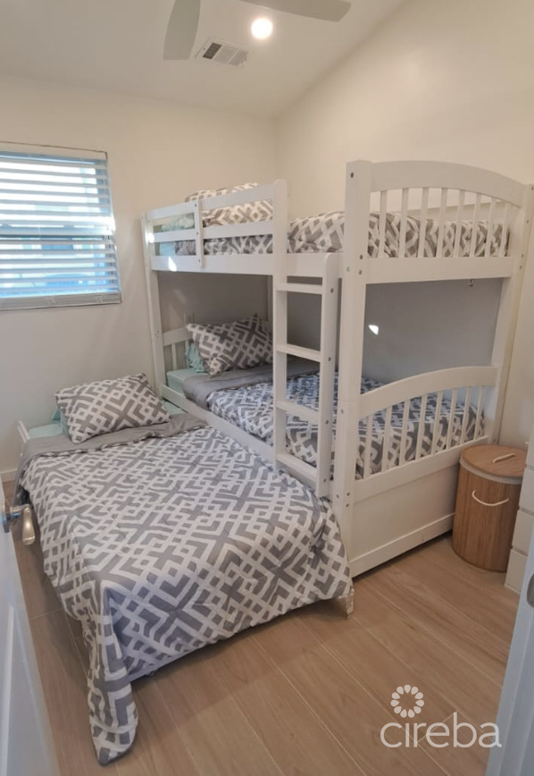 CONCH CLUB COTTAGE-LITTLE CAYMAN