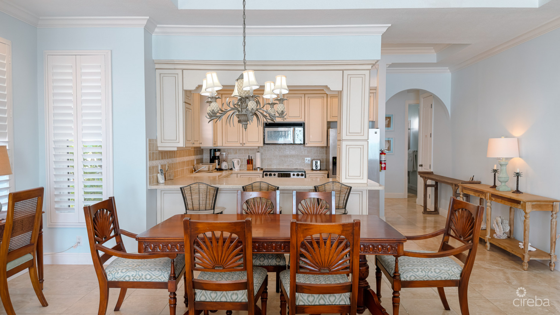 BEACHFRONT CONDO THE CLUB LITTLE CAYMAN