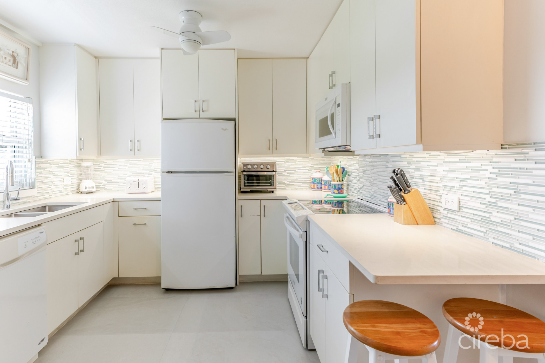 HARBOUR HEIGHTS, SEVEN MILE BEACH (RENOVATED)