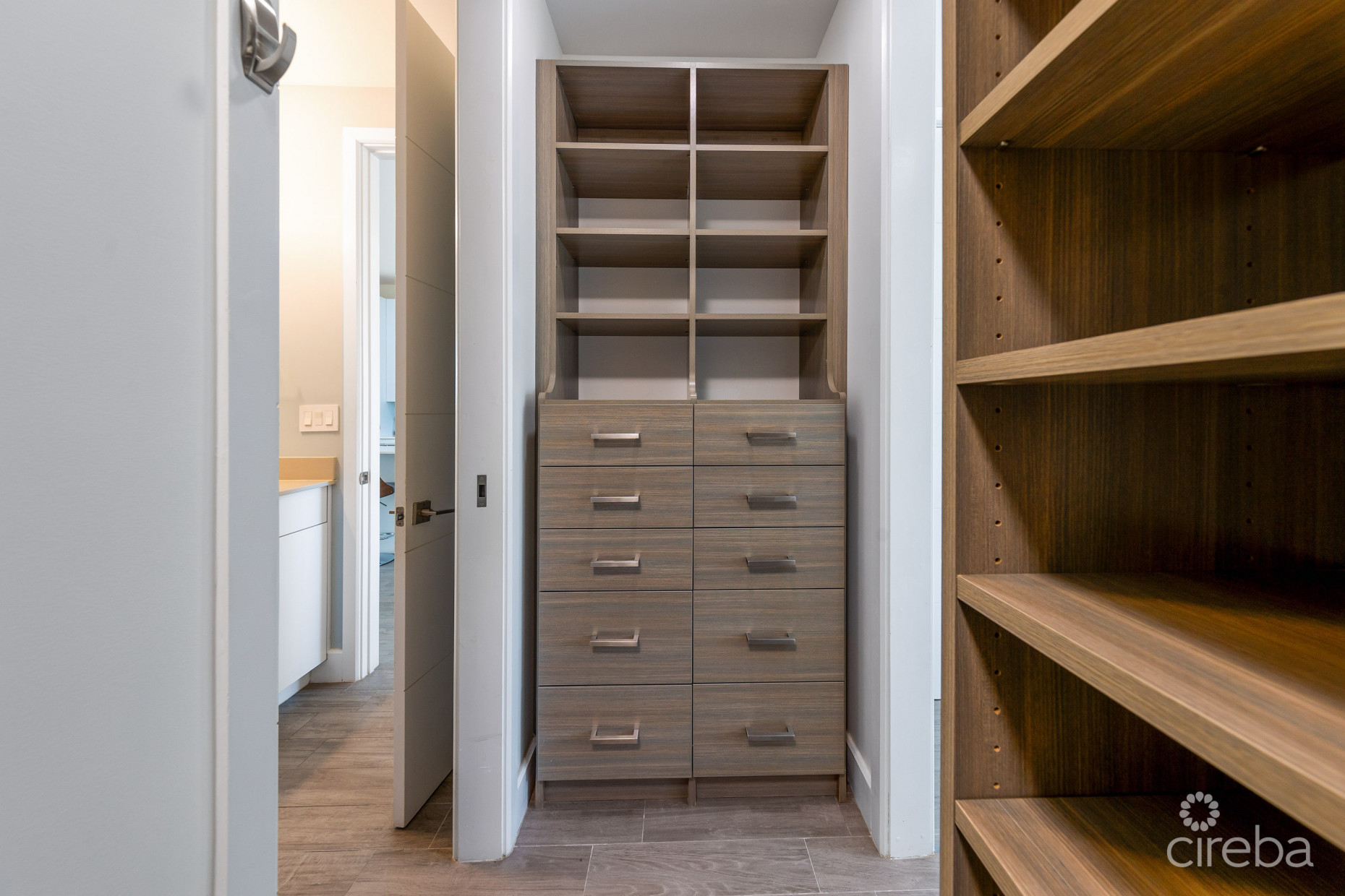 CYPRESS POINTE NORTH 207, CRYSTAL HARBOUR ONE BED CONDO