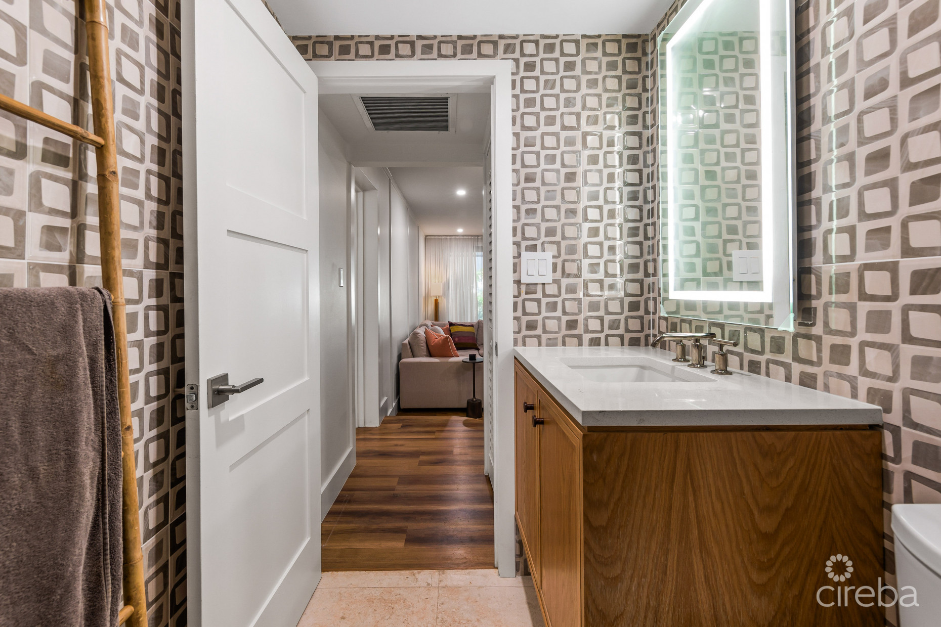 #4 VILLAS PAPPAGALLO - RENOVATED 1 BED / 1 BATH