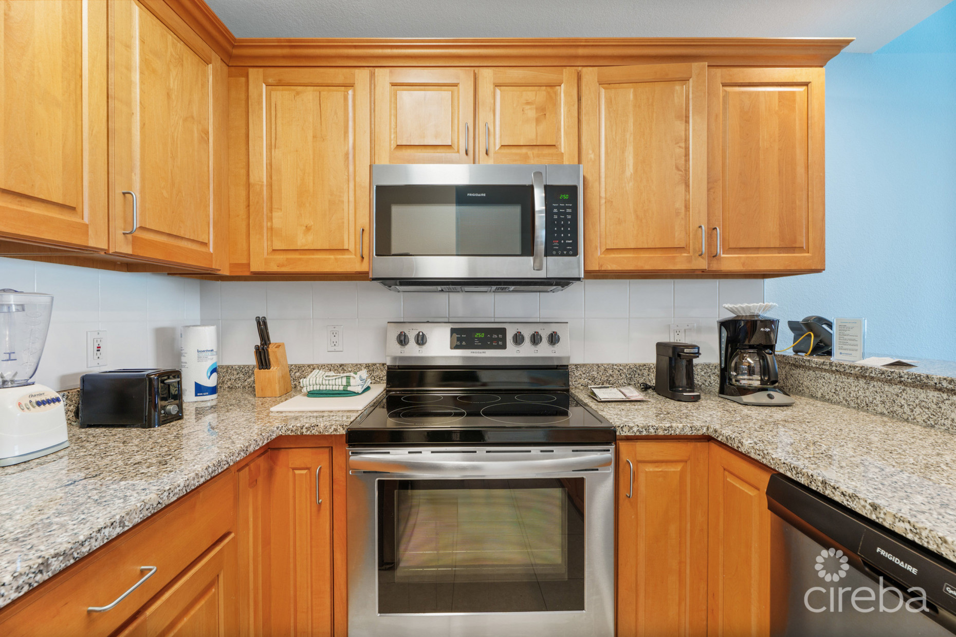 CASTAWAY COVE BEACHFRONT - 2 BED, 2 BATH, A AND B LOCK OFF UNIT