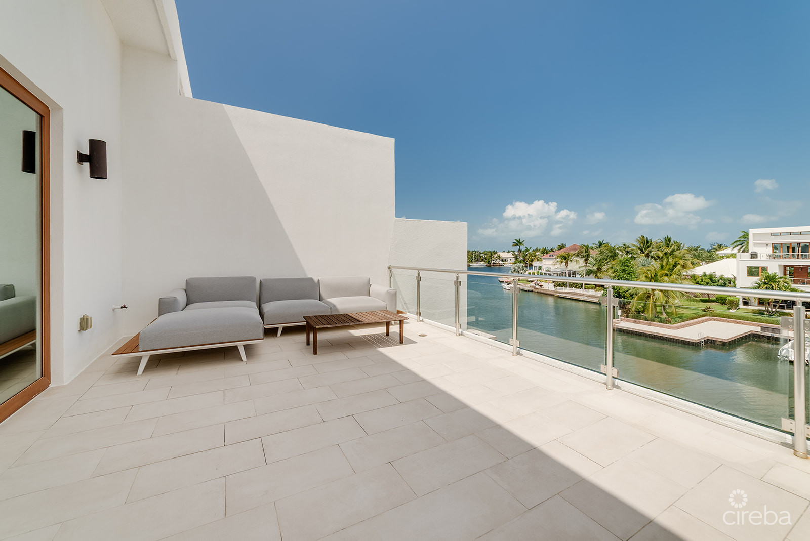 BEAUTIFUL ARVIA THREE BEDROOM