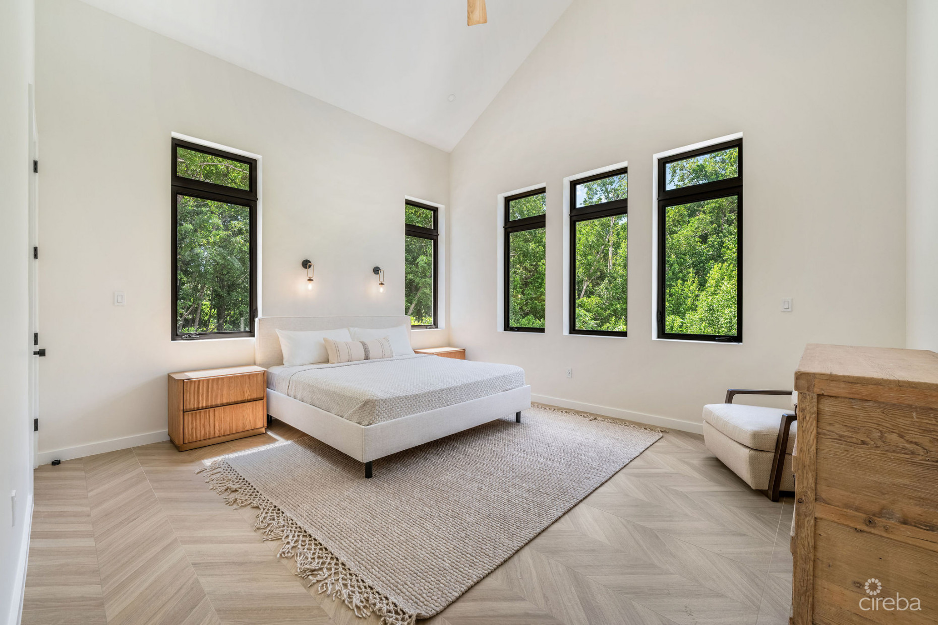 BEL AIR DR, SOUTH SOUND - CUSTOM NEW BUILD