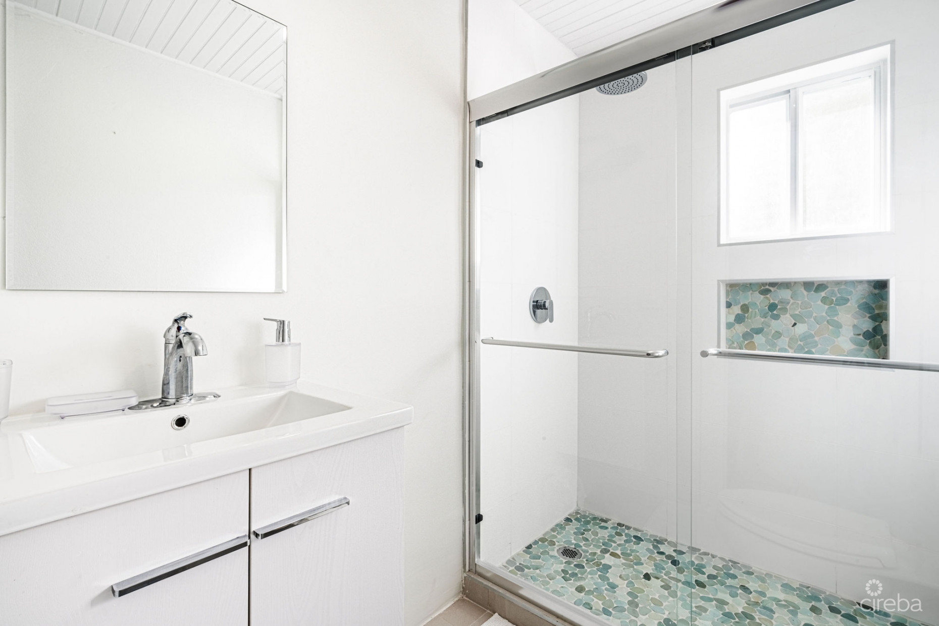 CHARMING OCEANVIEW COTTAGE ACROSS FROM THE SEA ON EXPANSIVE 0.89 ACRE LOT