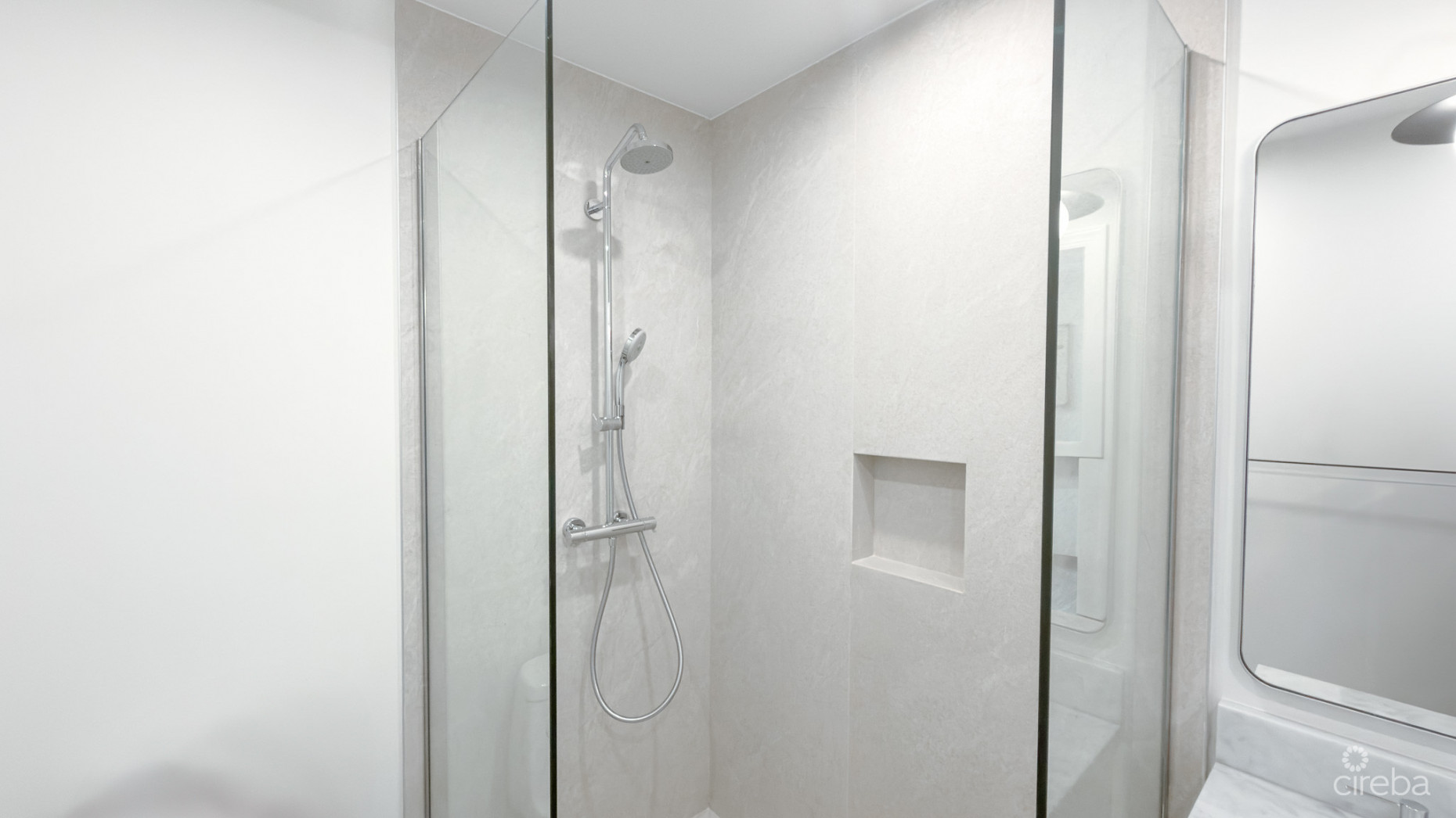 BRITANNIA KINGS COURT 3 BED WITH DOCK