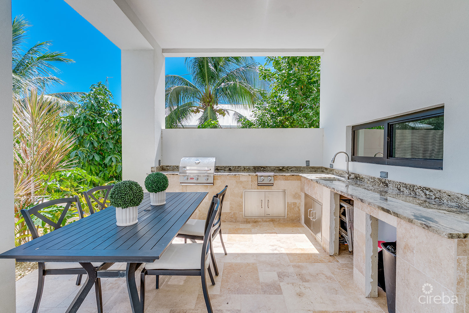 ROYAL PALMS - 5 BEDROOM ESTATE W/RENTAL UNIT