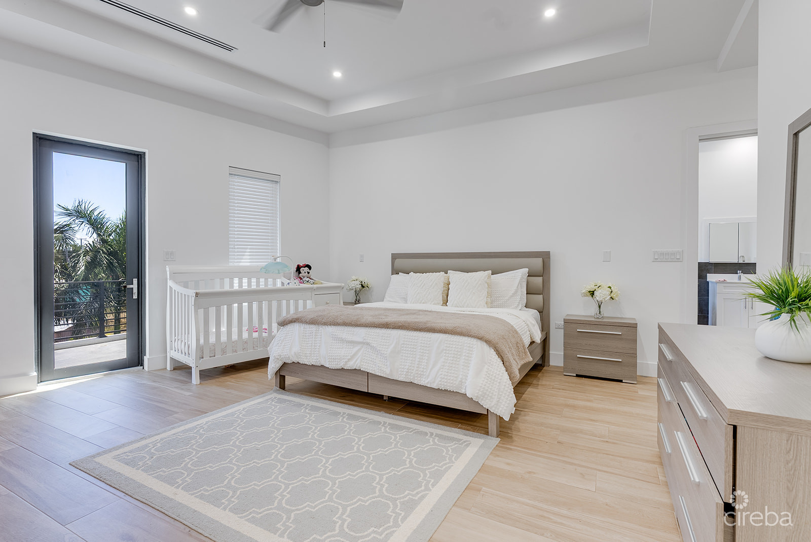 ROYAL PALMS - 5 BEDROOM ESTATE W/RENTAL UNIT