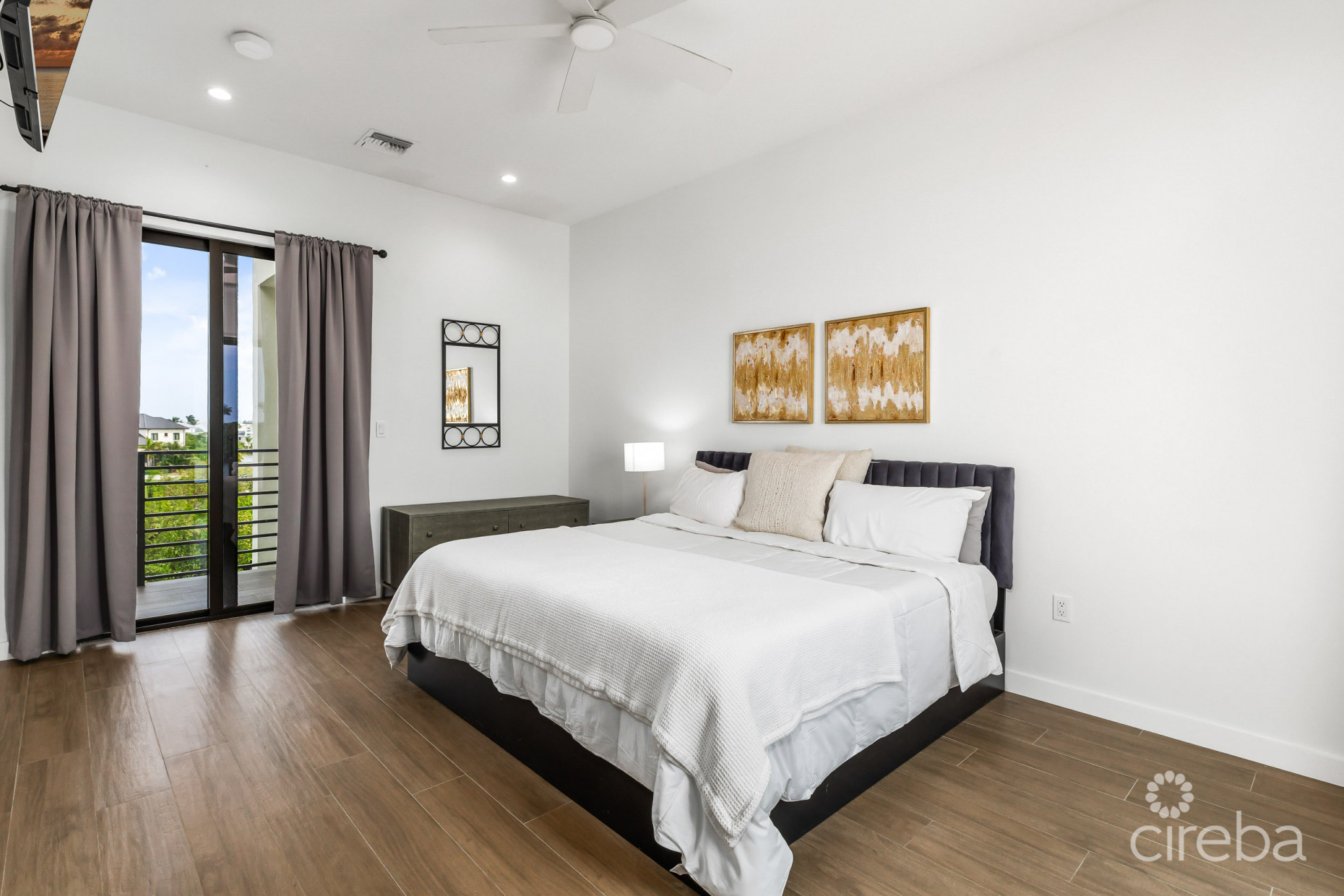 ALLURE 10, WATERFRONT CONDO