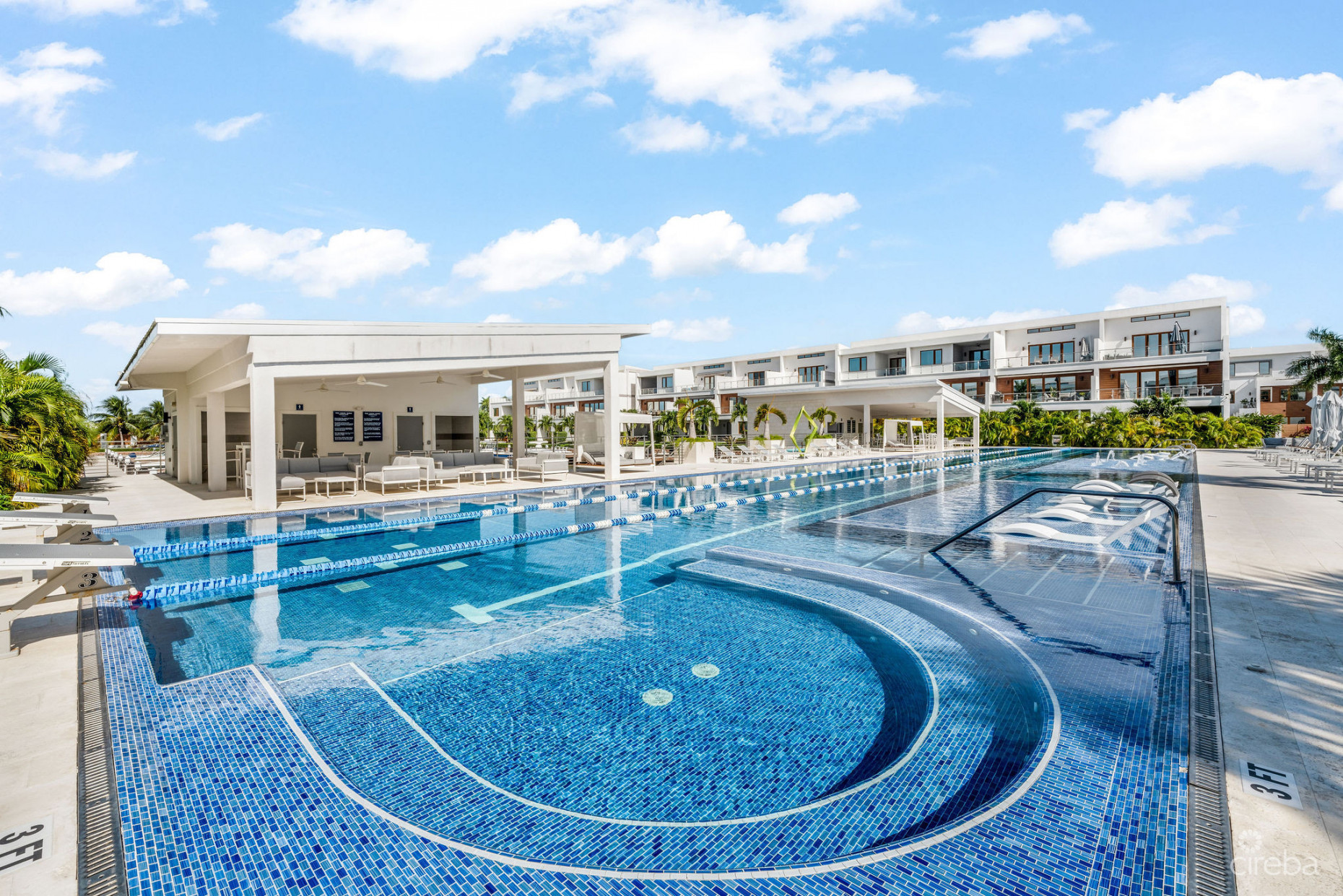 ARVIA 3-BEDROOM CANAL FRONT UNIT WITH DOCK