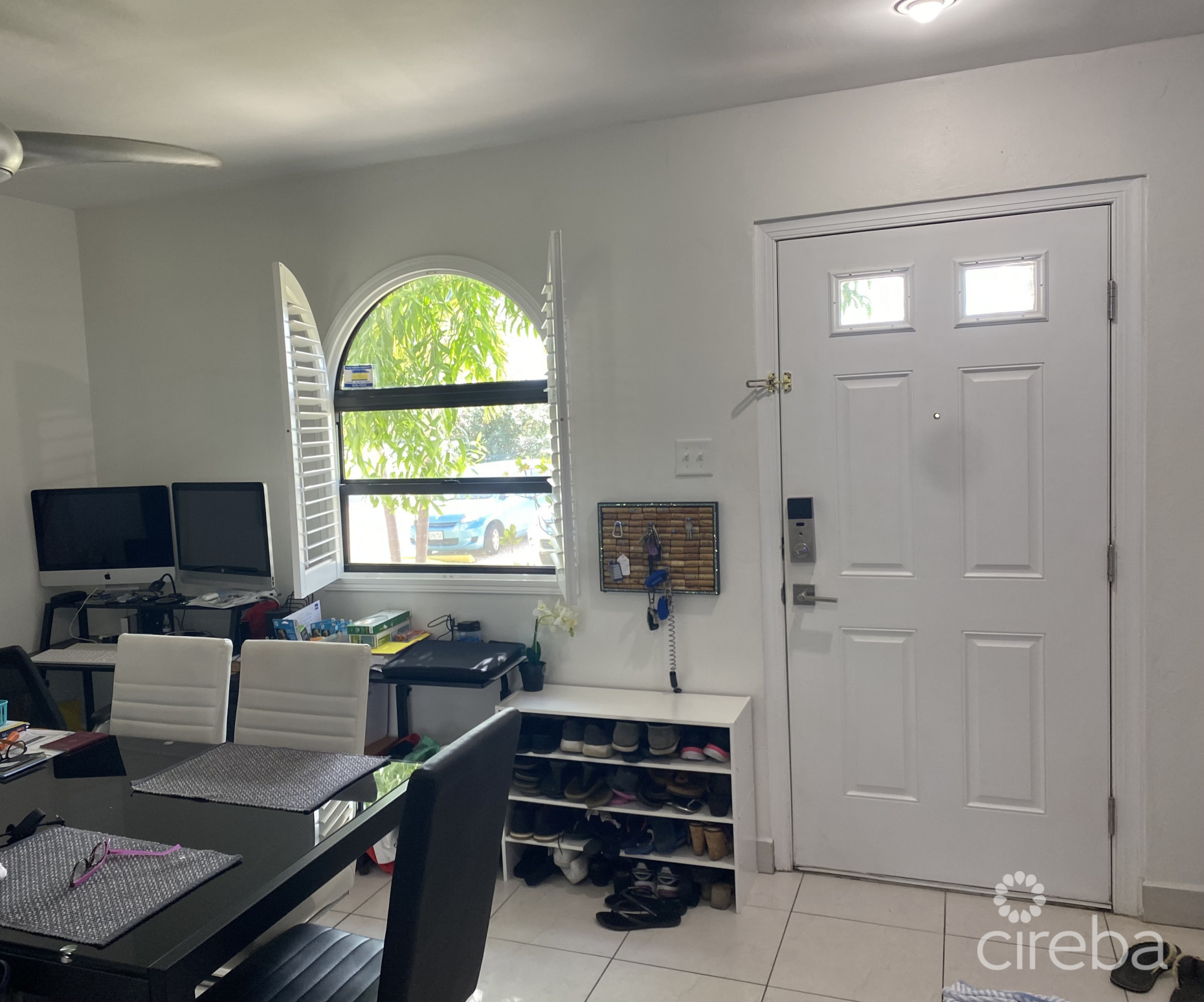 LIME TREE BAY TOWNHOUSE 2 BED FREEHOLD! SMB CORRIDOR