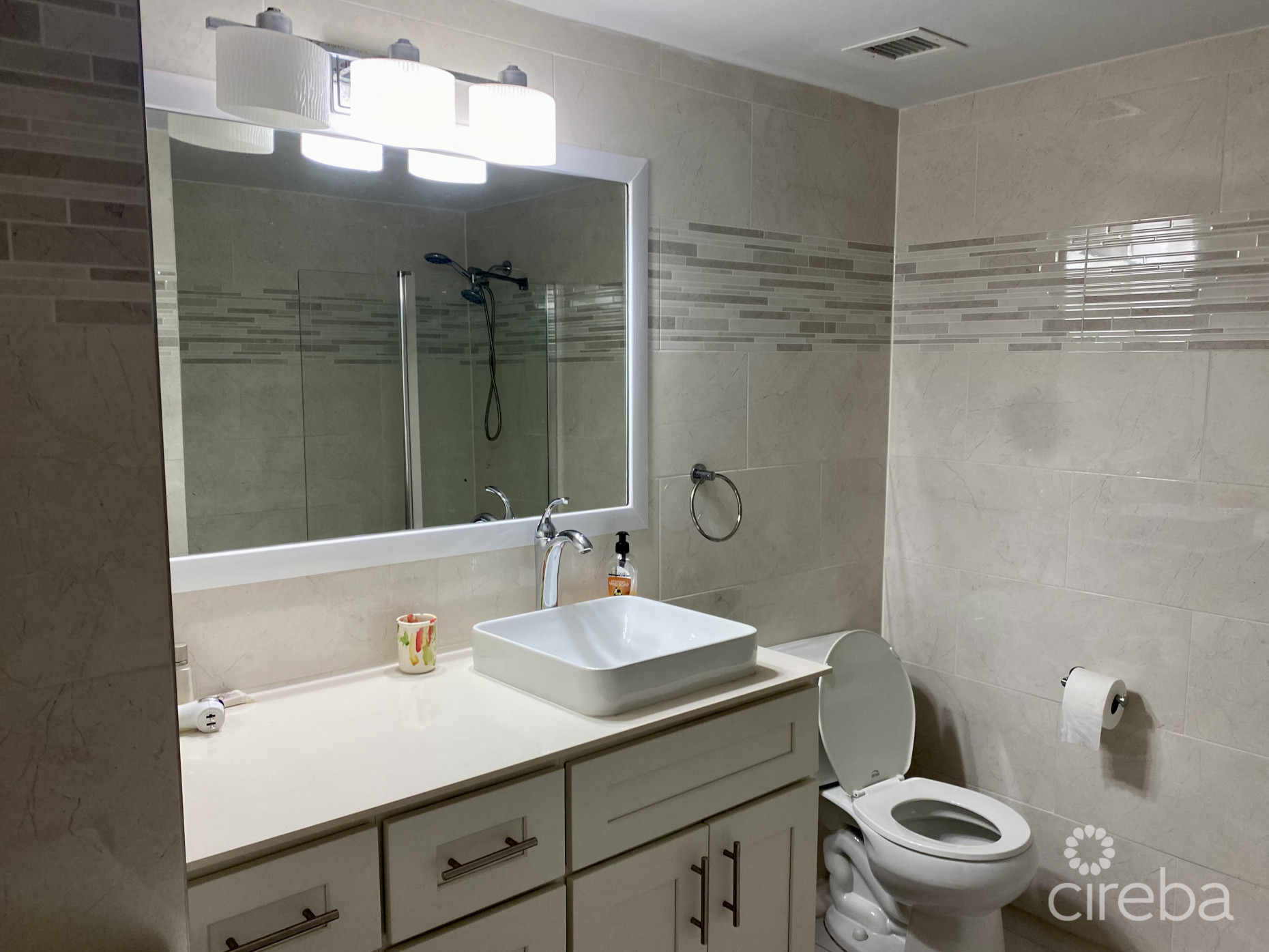 LIME TREE BAY TOWNHOUSE 2 BED FREEHOLD! SMB CORRIDOR