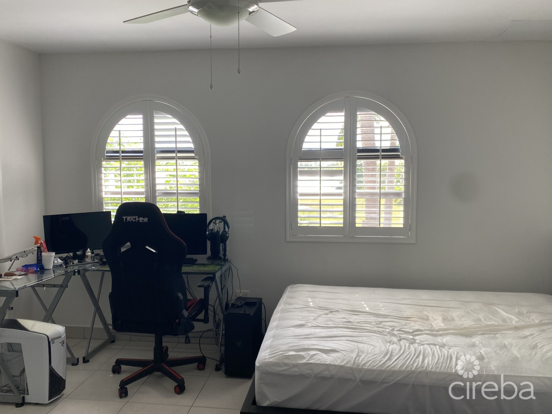 LIME TREE BAY TOWNHOUSE 2 BED FREEHOLD! SMB CORRIDOR