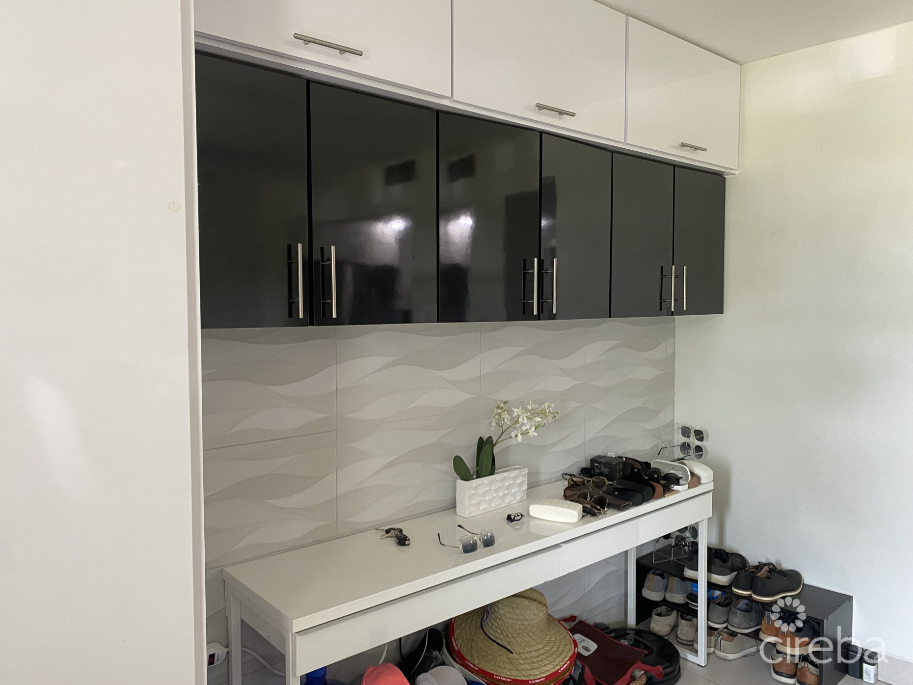 LIME TREE BAY TOWNHOUSE 2 BED FREEHOLD! SMB CORRIDOR