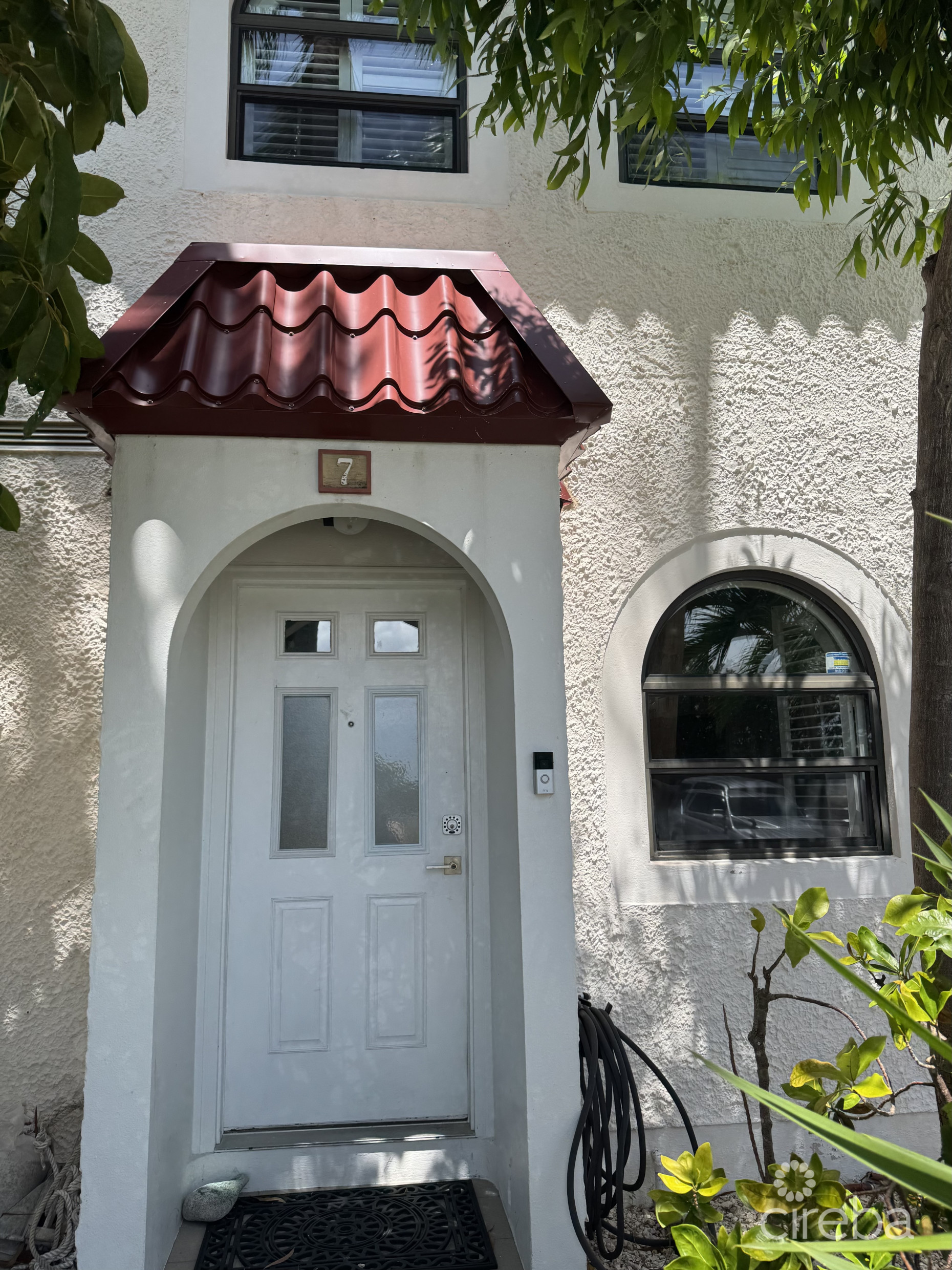 LIME TREE BAY TOWNHOUSE 2 BED FREEHOLD! SMB CORRIDOR