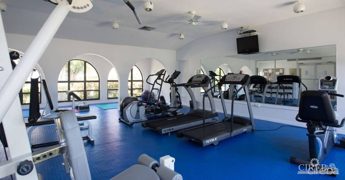 LIME TREE BAY TOWNHOUSE 2 BED 2.5 BATH SMB CORRIDOR