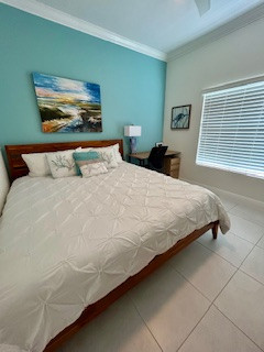 One Bedroom Canal Front Condo With Balcony