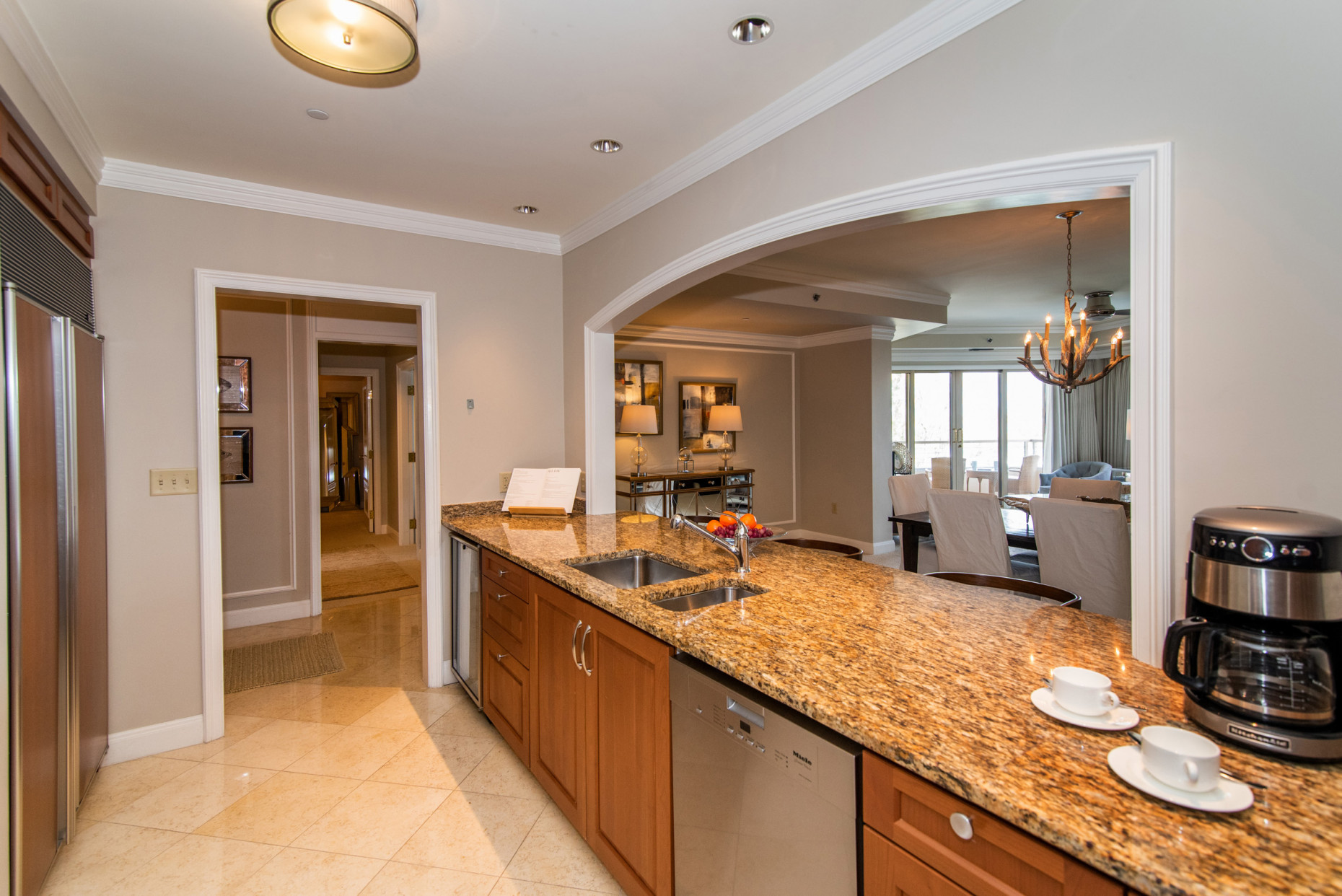 Ritz-carlton Private Residence #608 North Tower