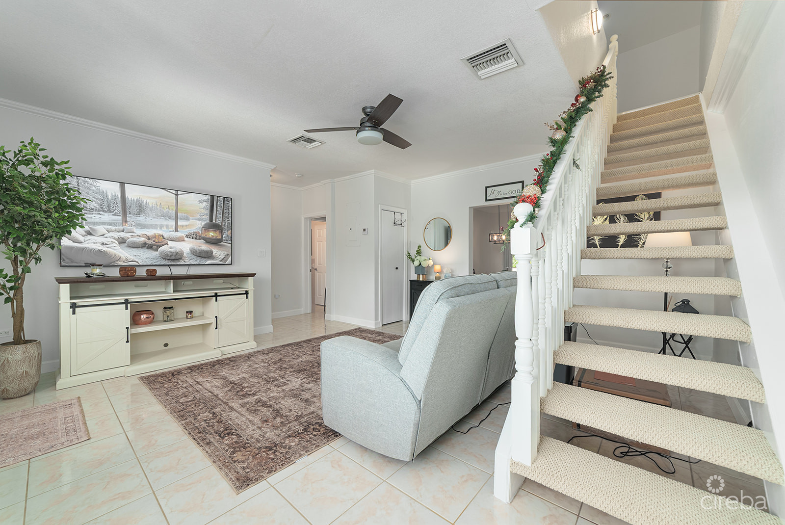 FULLY REMODELED 3 BEDROOM TOWNHOME IN PARK TRACE