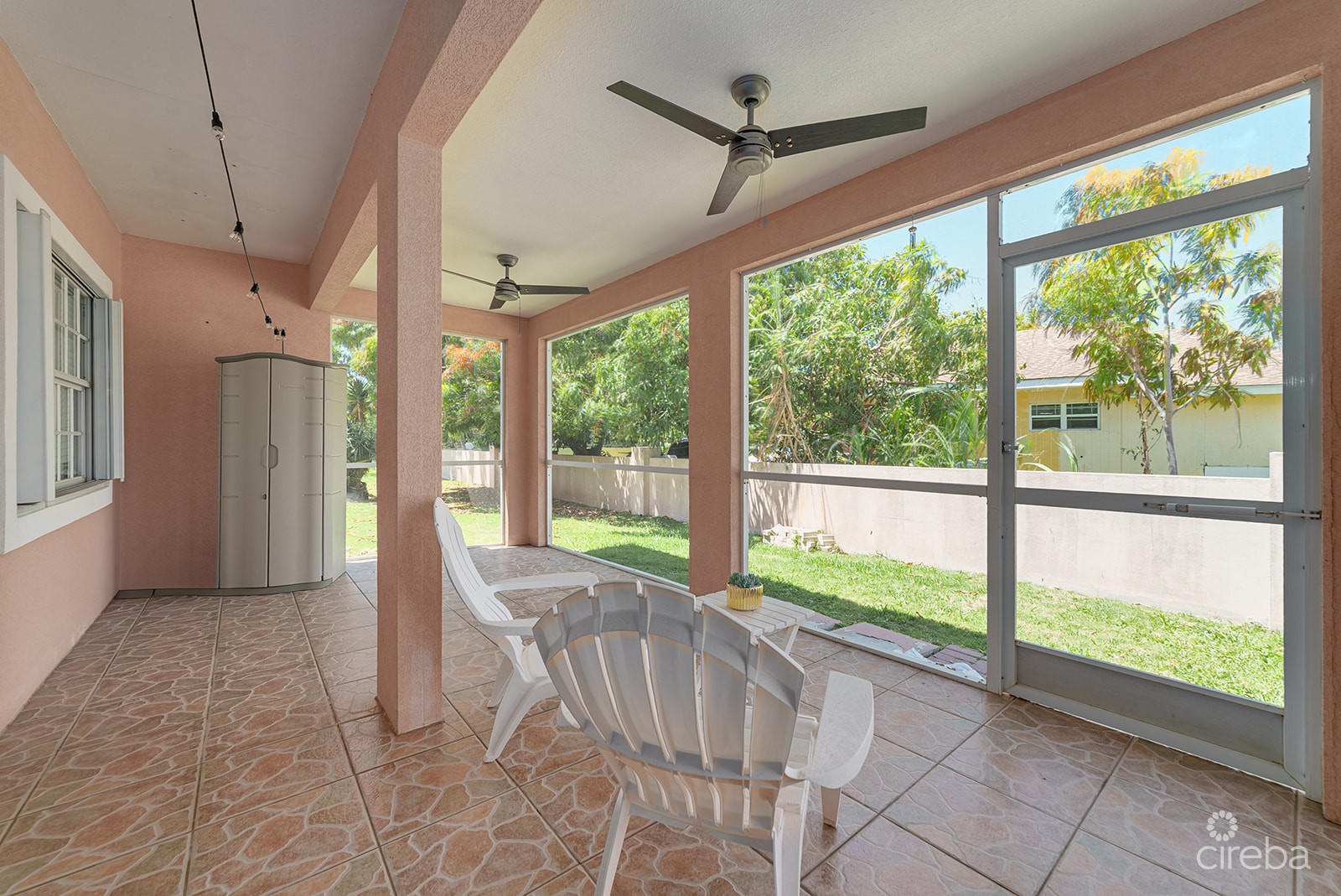 FULLY REMODELED 3 BEDROOM TOWNHOME IN PARK TRACE