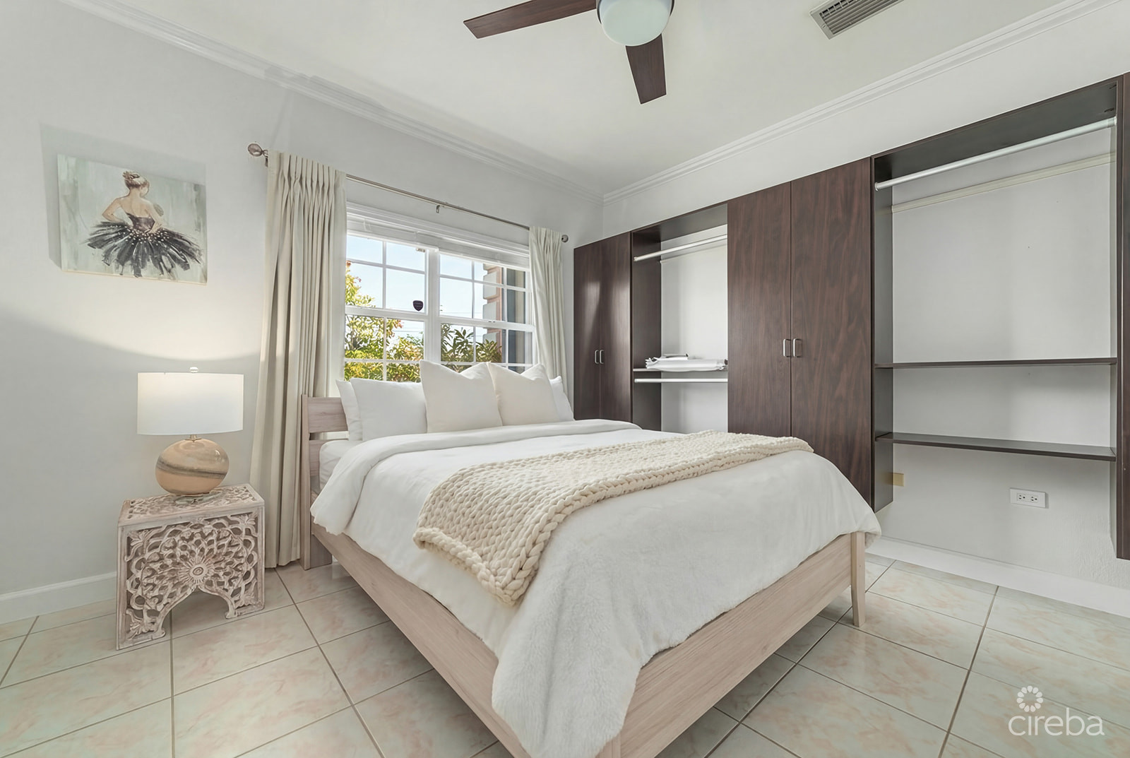 FULLY REMODELED 3 BEDROOM TOWNHOME IN PARK TRACE