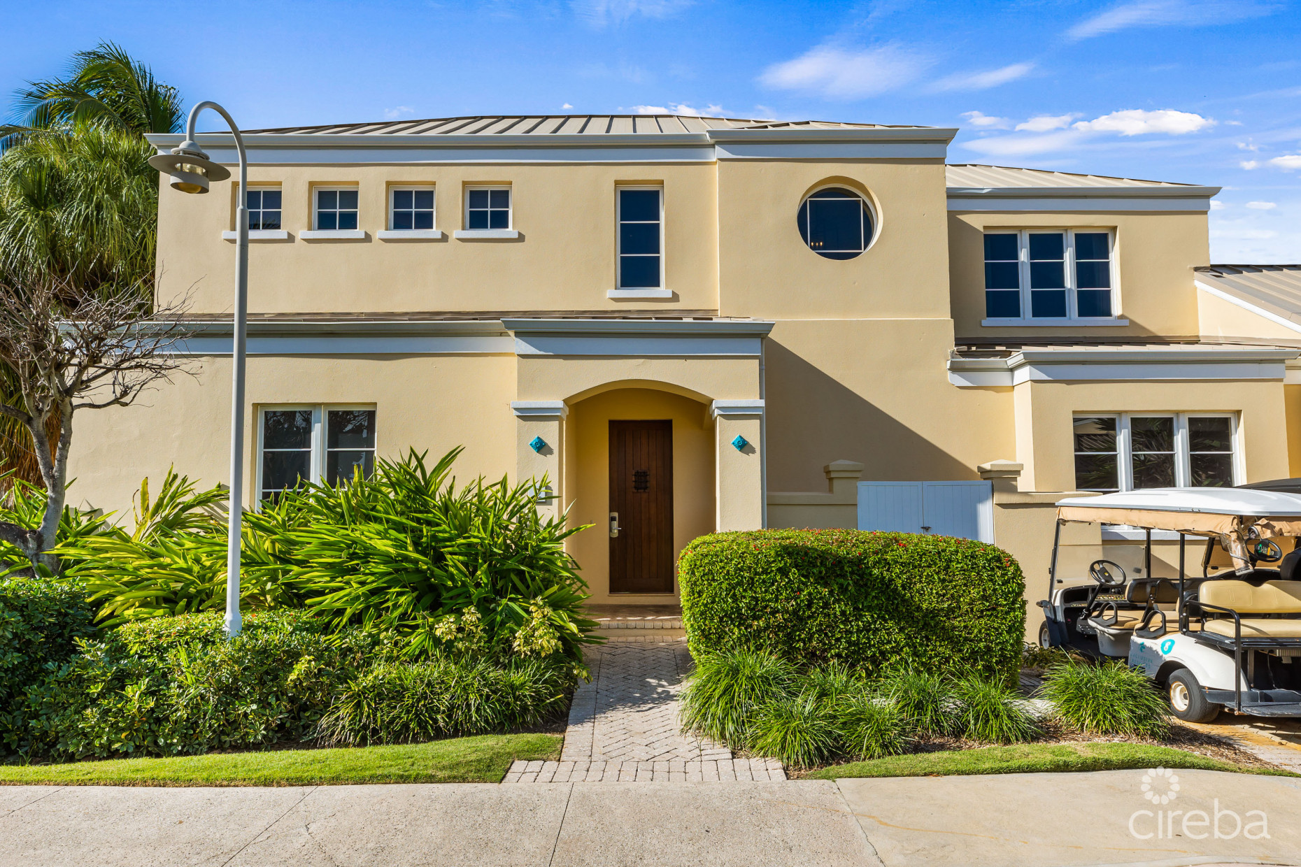 RITZ CARLTON - EXCLUSIVE RESORTS RESIDENCE