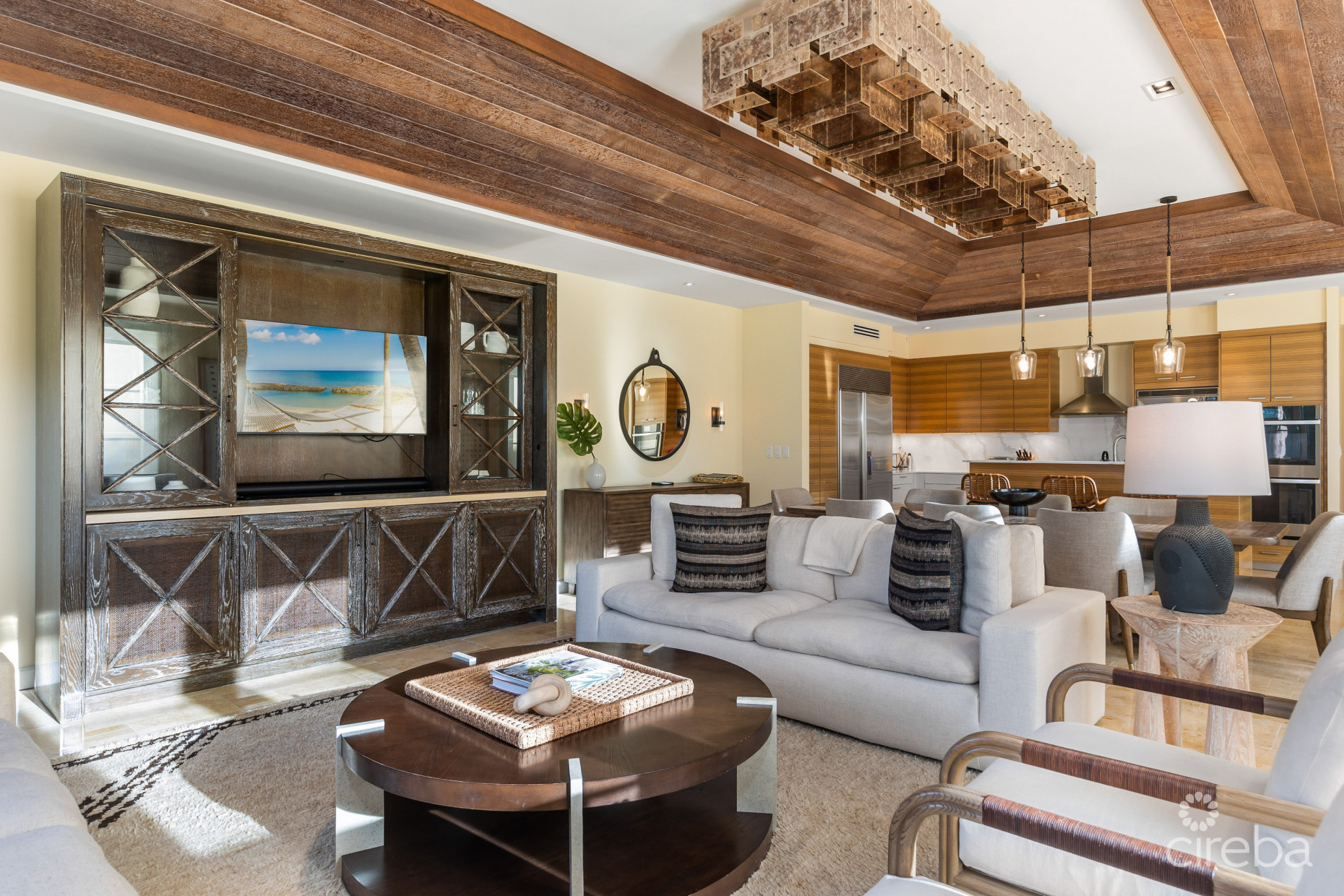 RITZ CARLTON - EXCLUSIVE RESORTS RESIDENCE