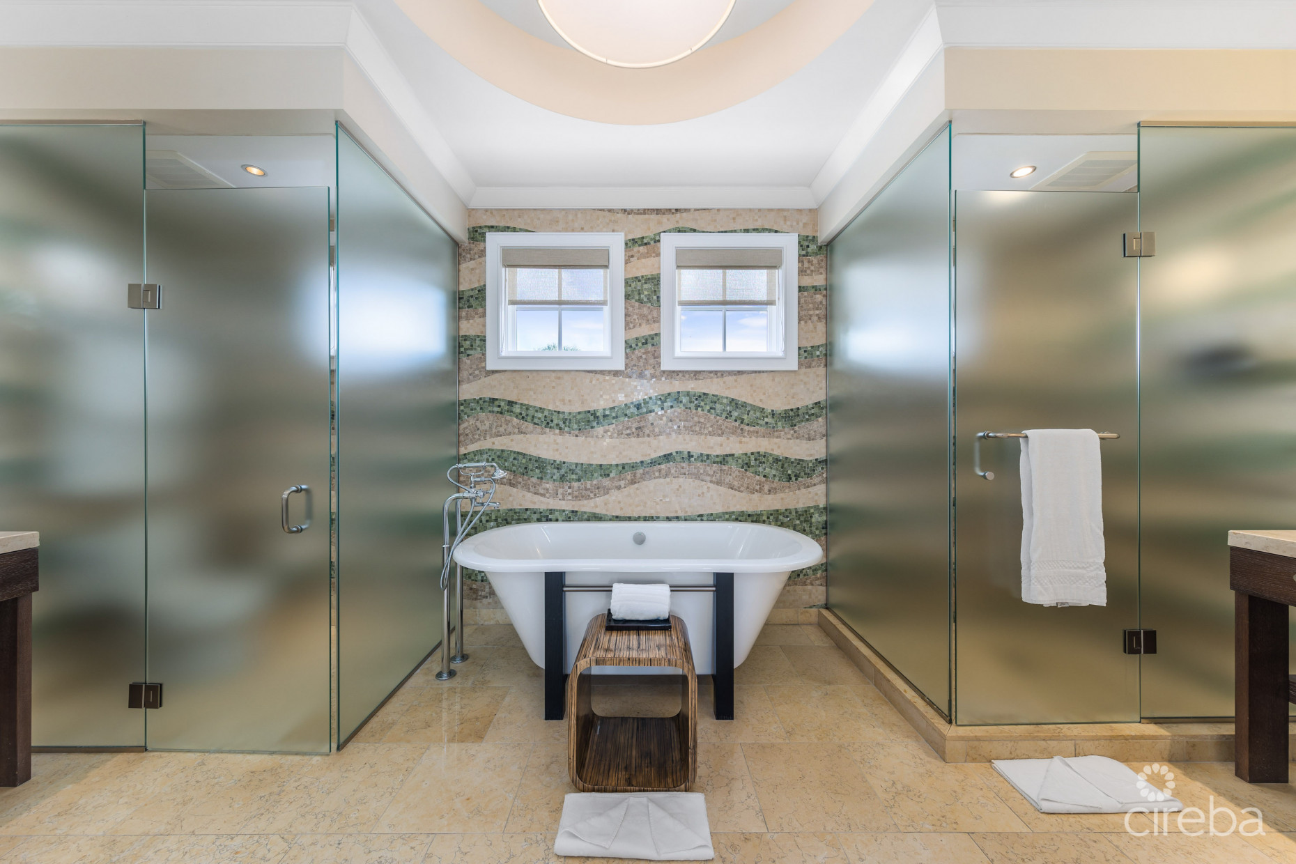 RITZ CARLTON - EXCLUSIVE RESORTS RESIDENCE