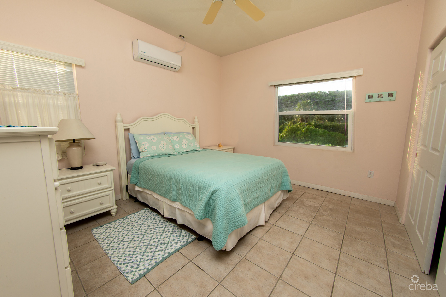 OCEAN FRONT PARADISE VILLA CAYMAN BRAC